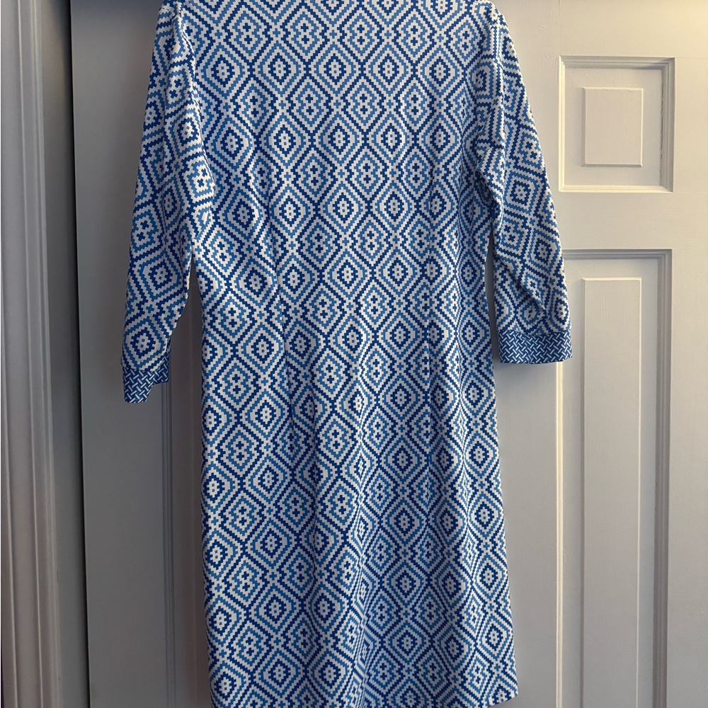 Blue and White Geometric Pattern Dress - Picture 2 of 4